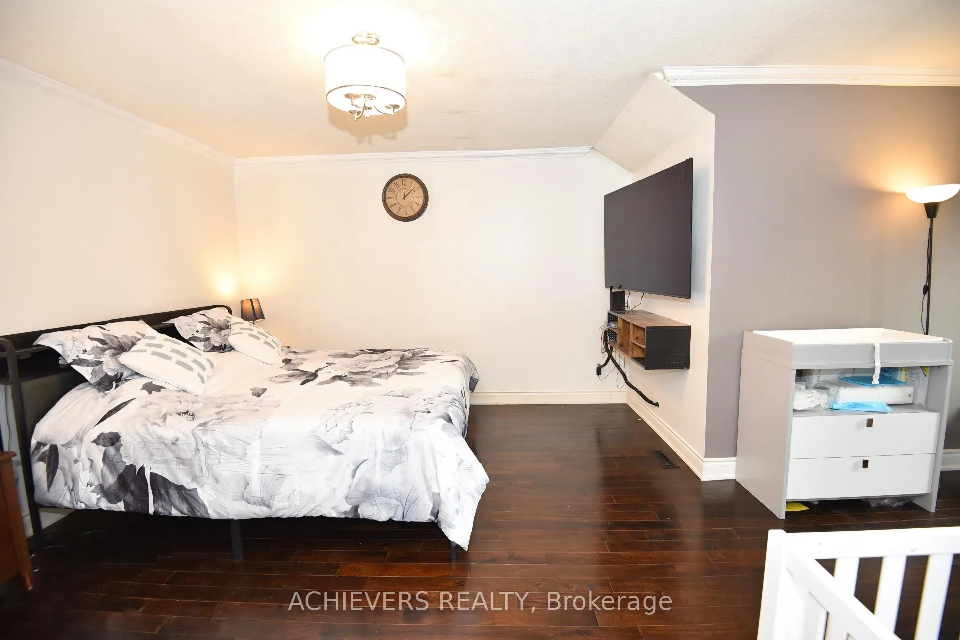 Photo 28 of 77 Thorpe Crescent, Brampton, Fletcher's Meadow — HOMEH