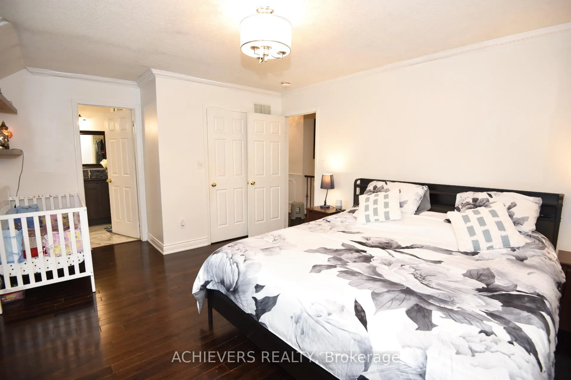 Photo 29 of 77 Thorpe Crescent, Brampton, Fletcher's Meadow — HOMEH