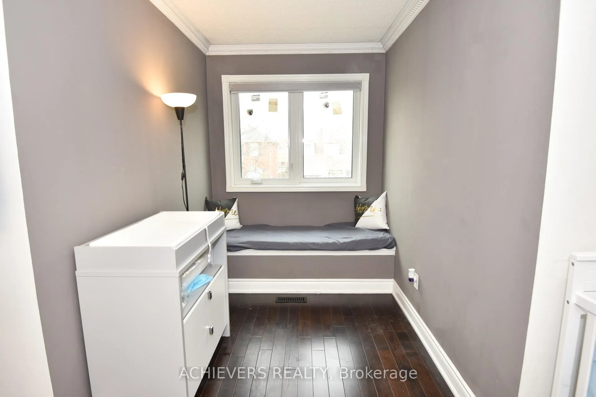 Photo 30 of 77 Thorpe Crescent, Brampton, Fletcher's Meadow — HOMEH