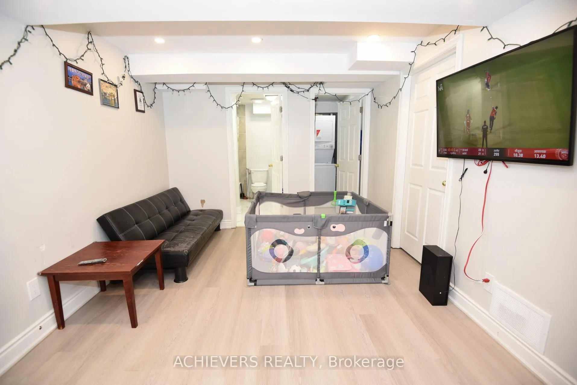 Photo 40 of 77 Thorpe Crescent, Brampton, Fletcher's Meadow — HOMEH