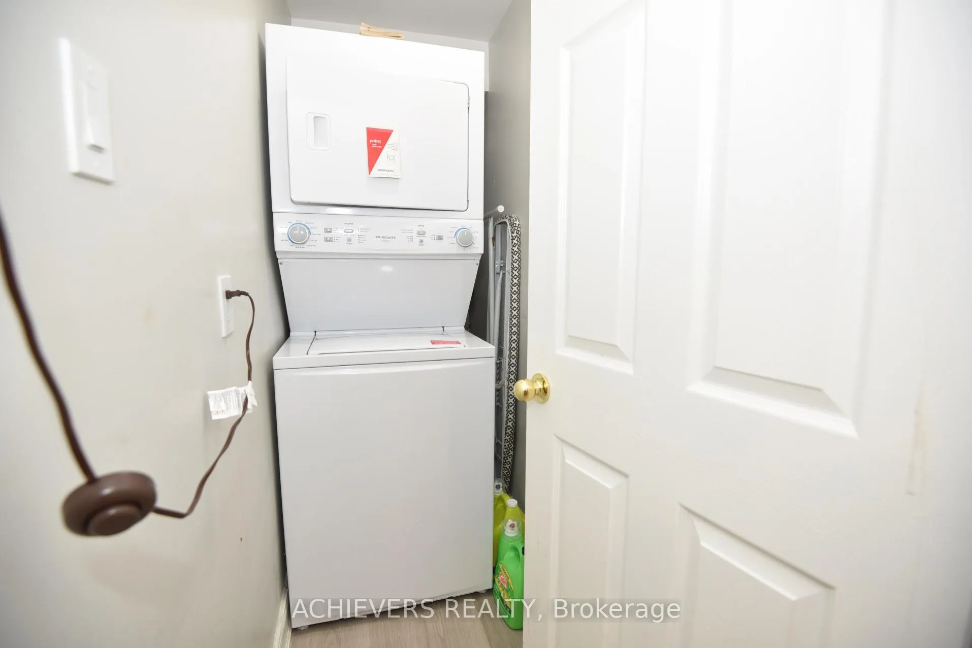 Photo 42 of 77 Thorpe Crescent, Brampton, Fletcher's Meadow — HOMEH