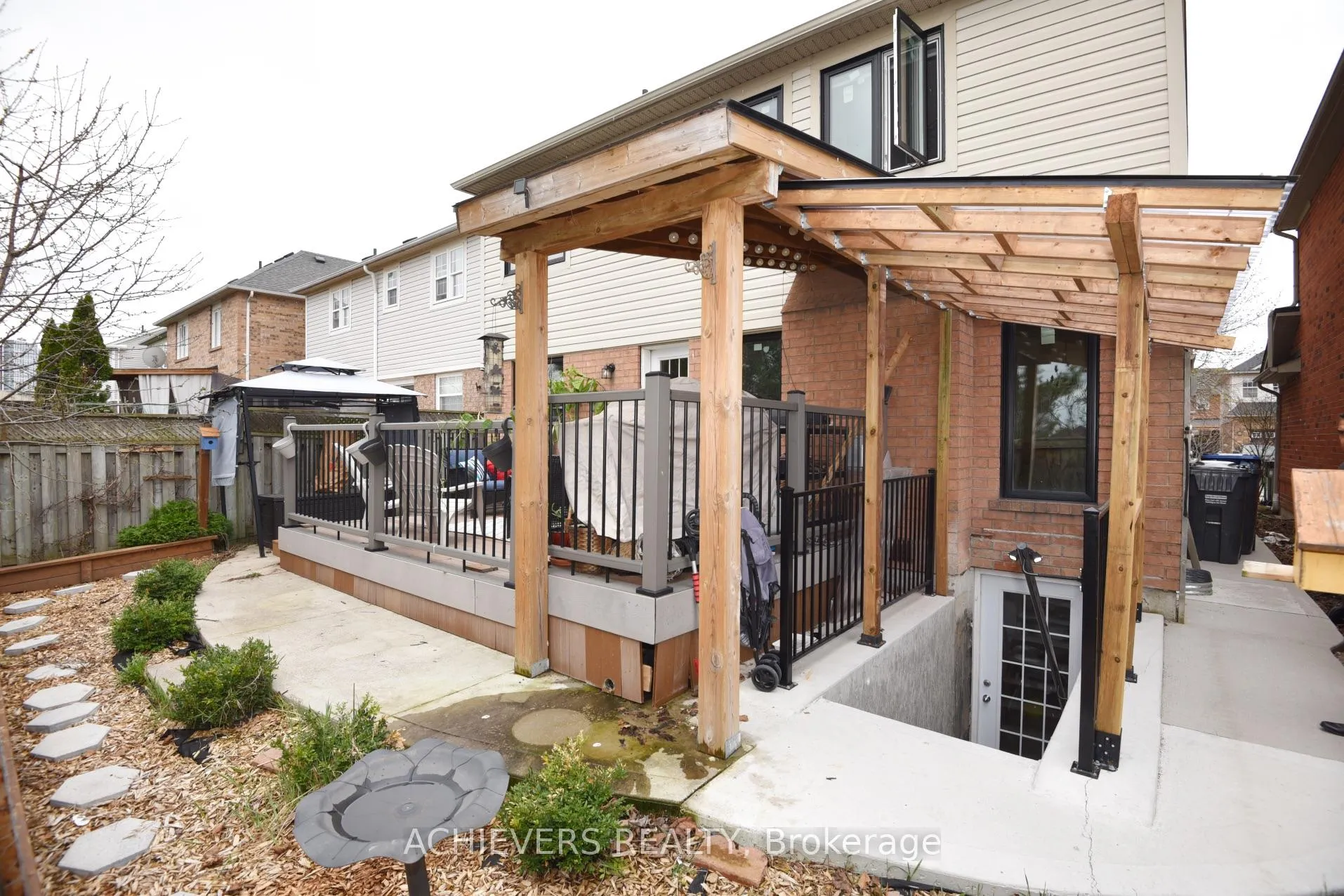 Photo 45 of 77 Thorpe Crescent, Brampton, Fletcher's Meadow — HOMEH