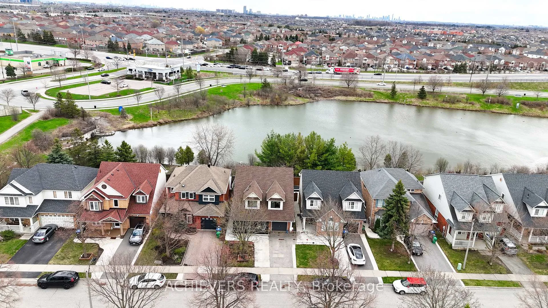 Photo 49 of 77 Thorpe Crescent, Brampton, Fletcher's Meadow — HOMEH