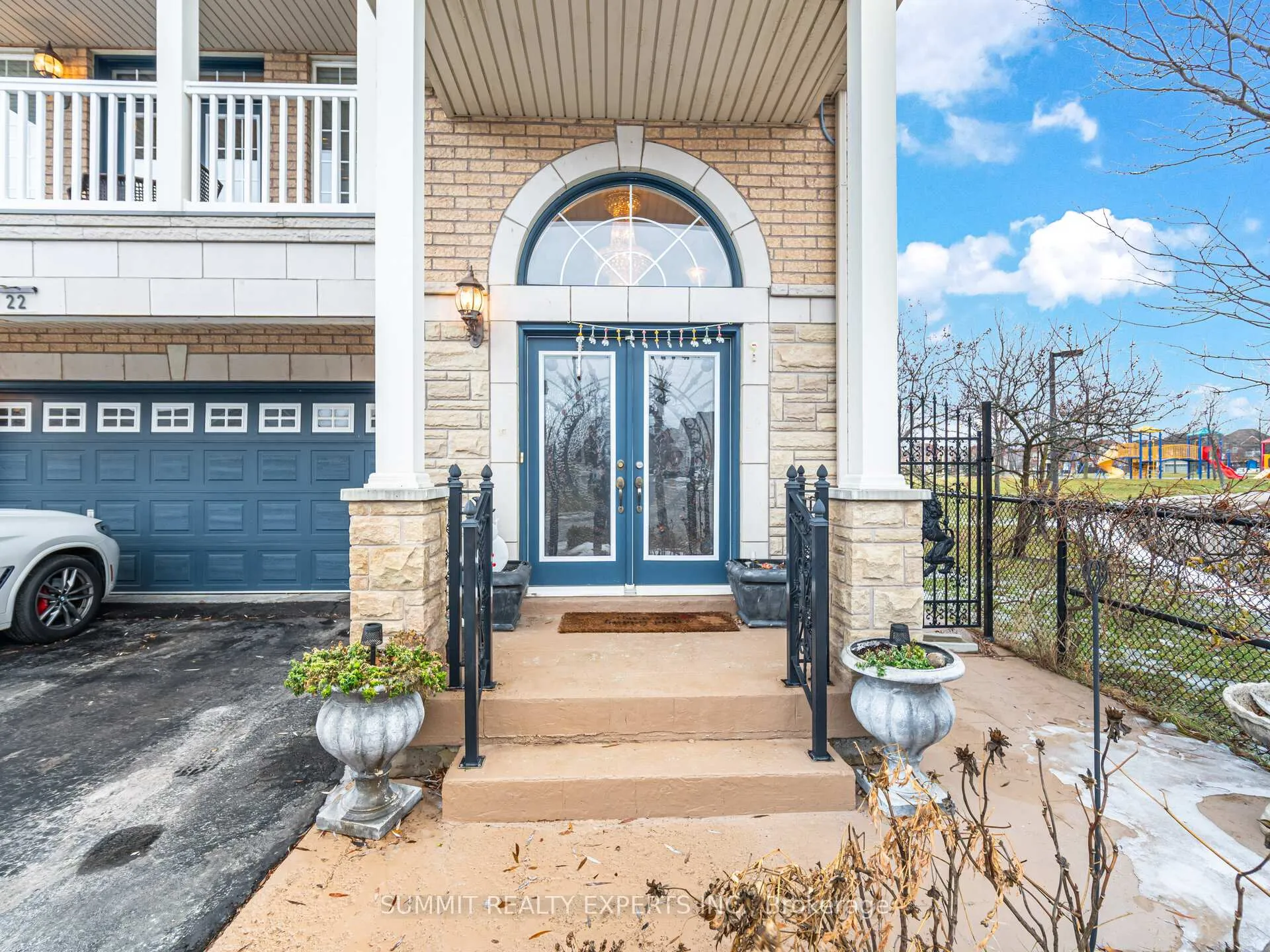 Photo 4 of 22 Baylawn Circle, Brampton, Bram East — HOMEH