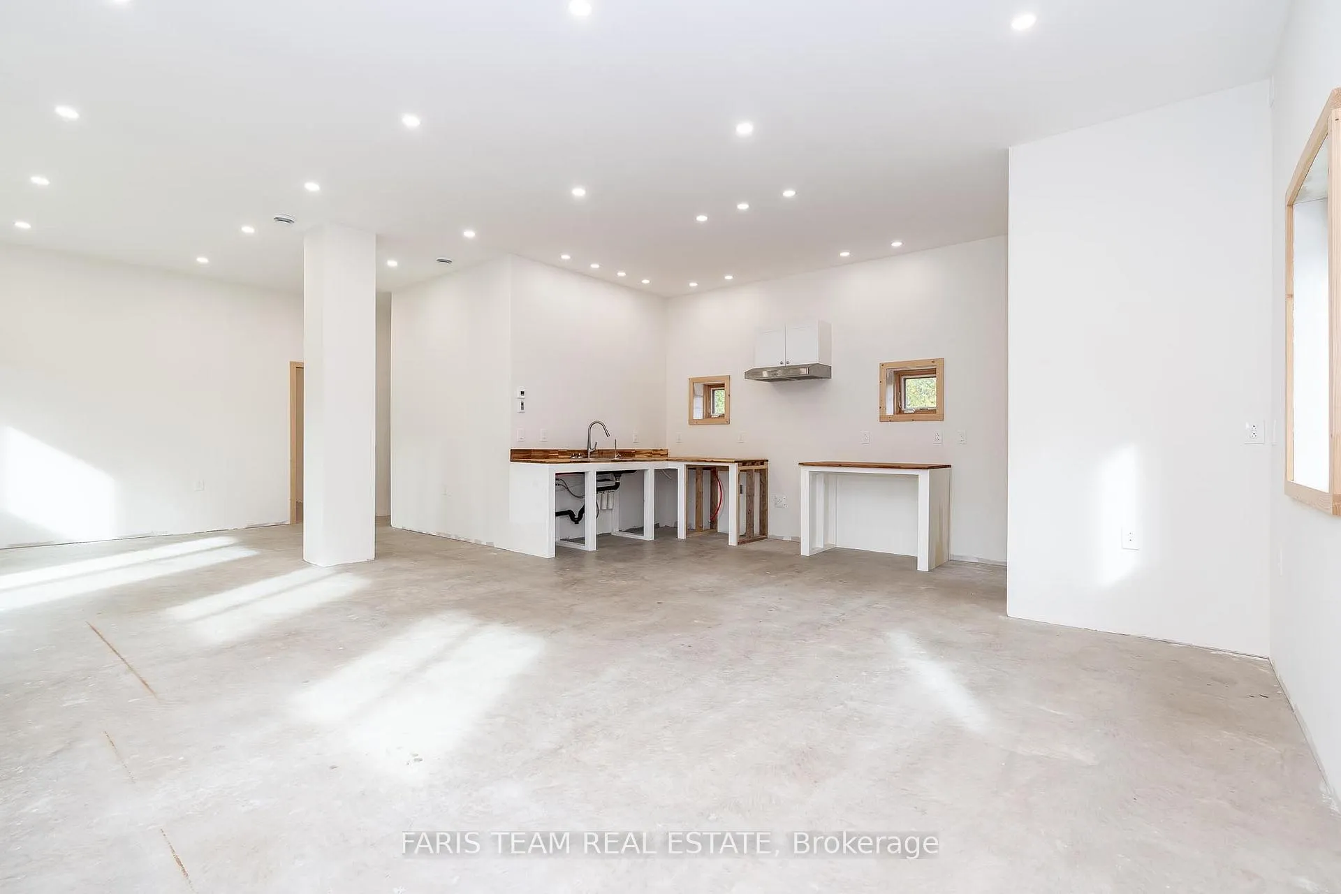 Photo 5 of 2576 Champlain Road, Tiny, Rural Tiny — HOMEH