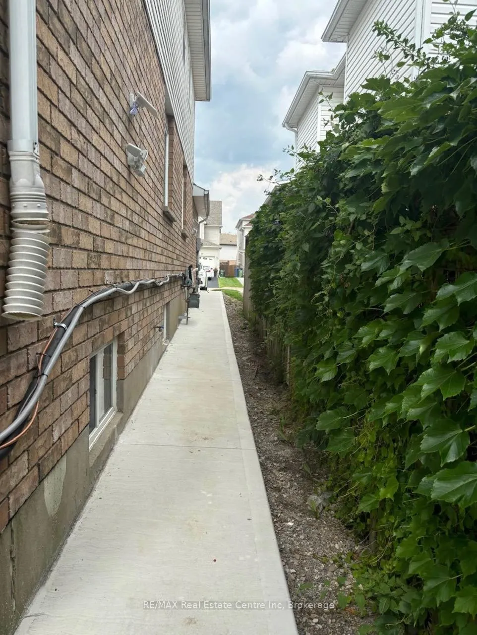 Photo 3 of 36-B Raspberry Lane, Guelph, Grange Road — HOMEH