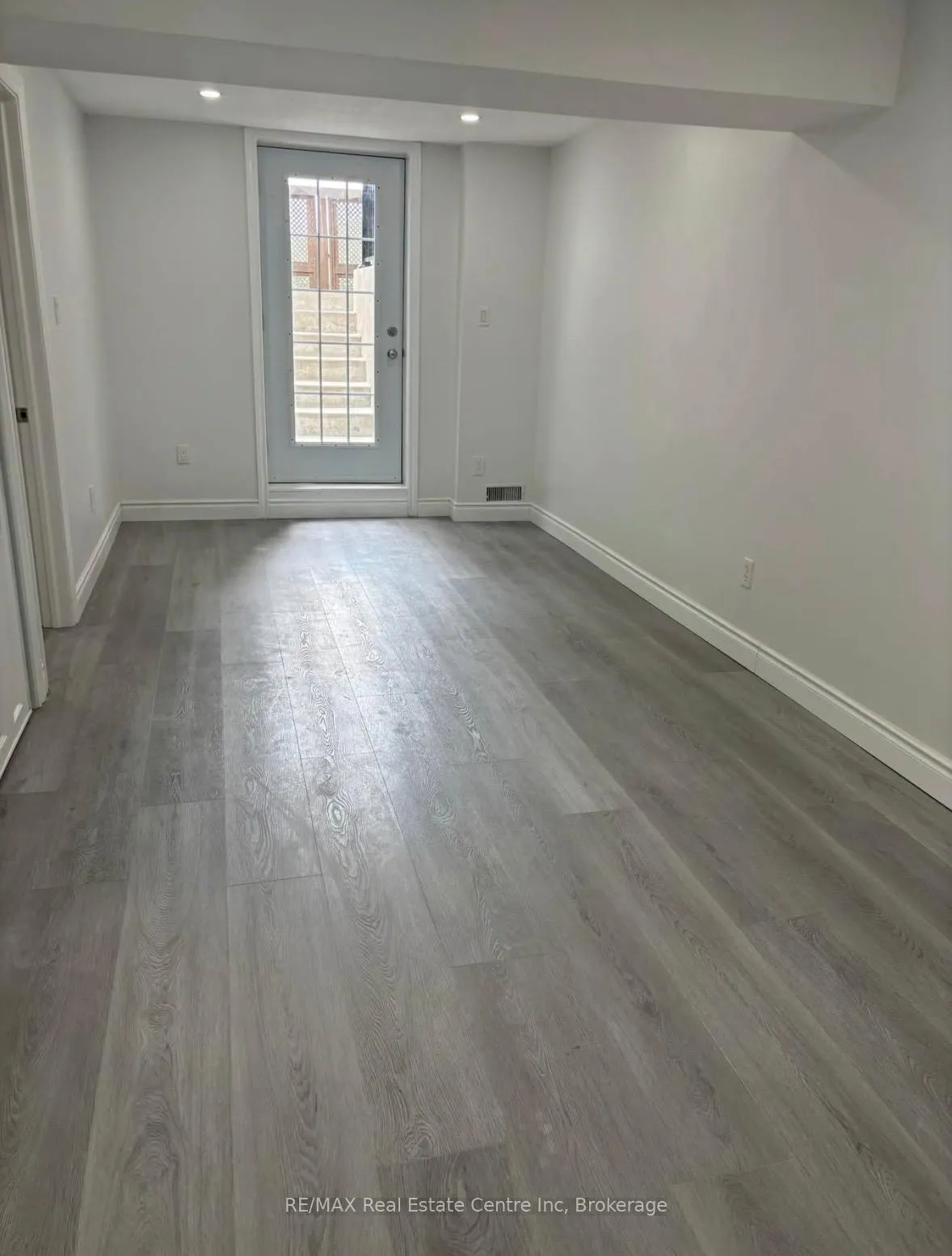 Photo 4 of 36-B Raspberry Lane, Guelph, Grange Road — HOMEH