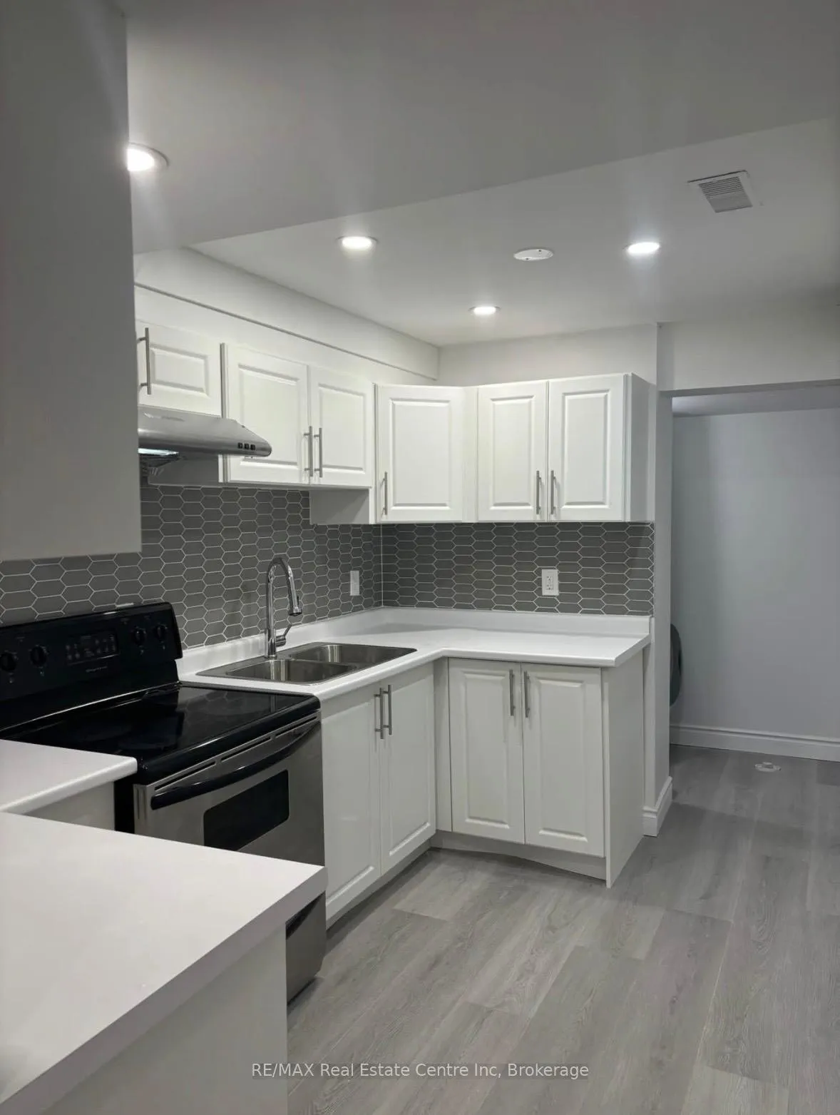 Photo 7 of 36-B Raspberry Lane, Guelph, Grange Road — HOMEH