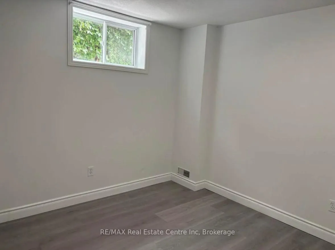 Photo 11 of 36-B Raspberry Lane, Guelph, Grange Road — HOMEH