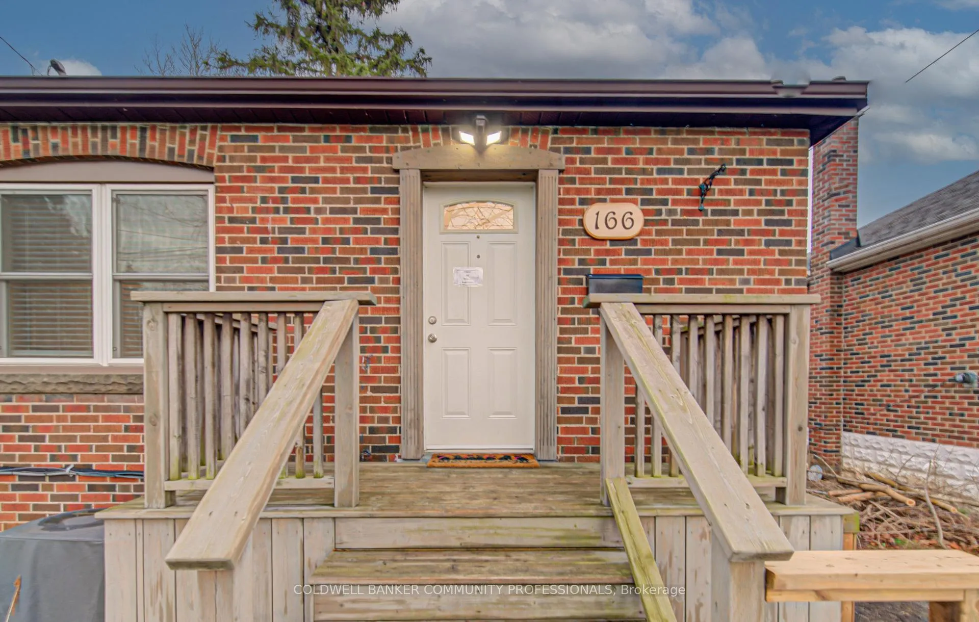 Photo 2 of 166 Bond Street N, Hamilton, Westdale — HOMEH