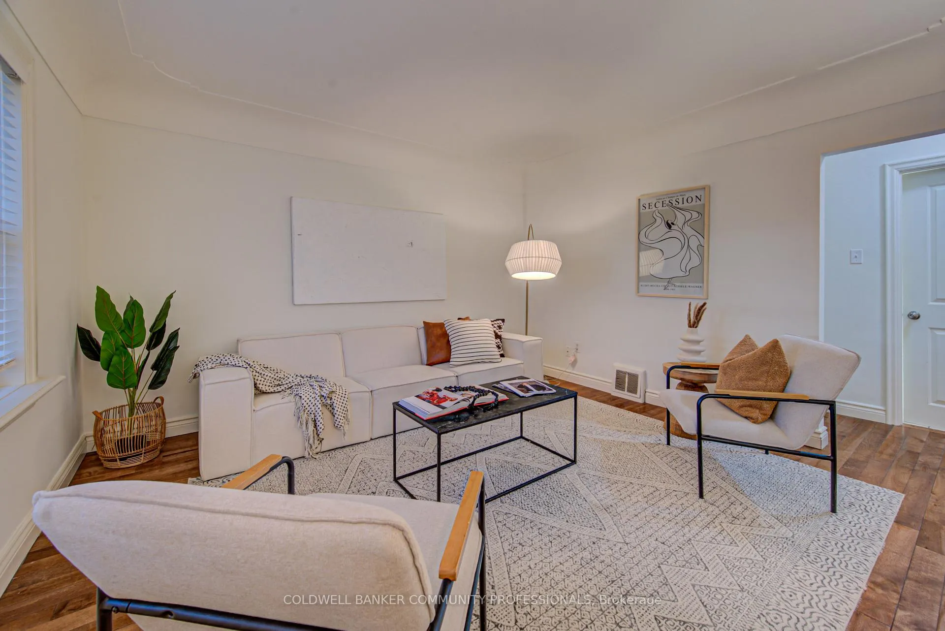 Photo 4 of 166 Bond Street N, Hamilton, Westdale — HOMEH