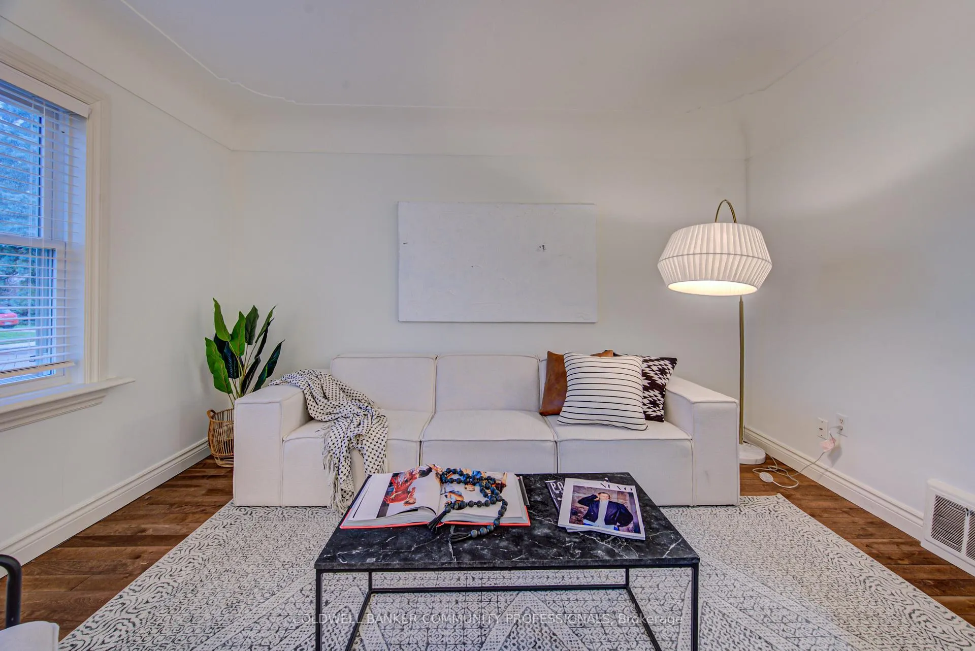Photo 5 of 166 Bond Street N, Hamilton, Westdale — HOMEH