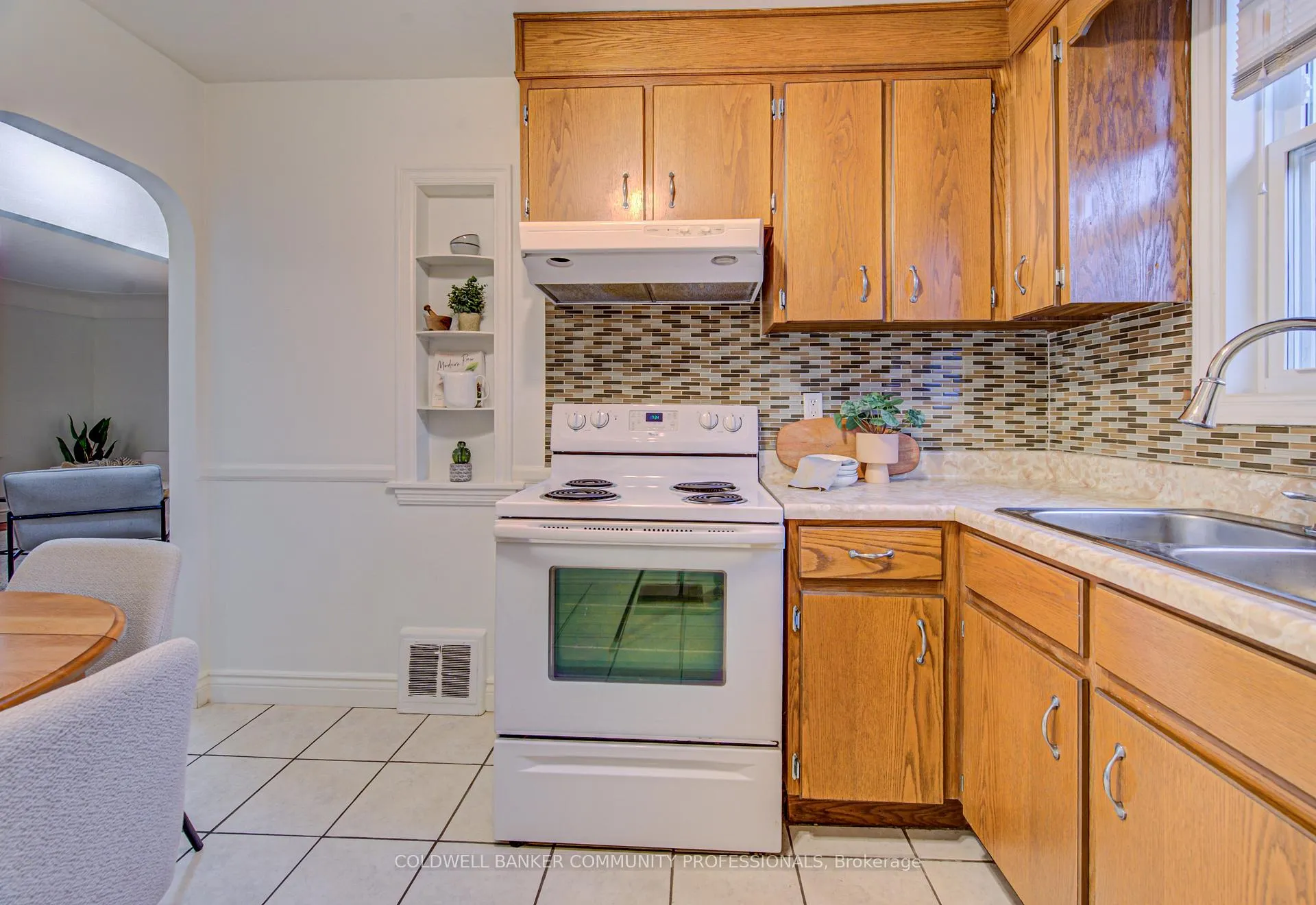 Photo 14 of 166 Bond Street N, Hamilton, Westdale — HOMEH
