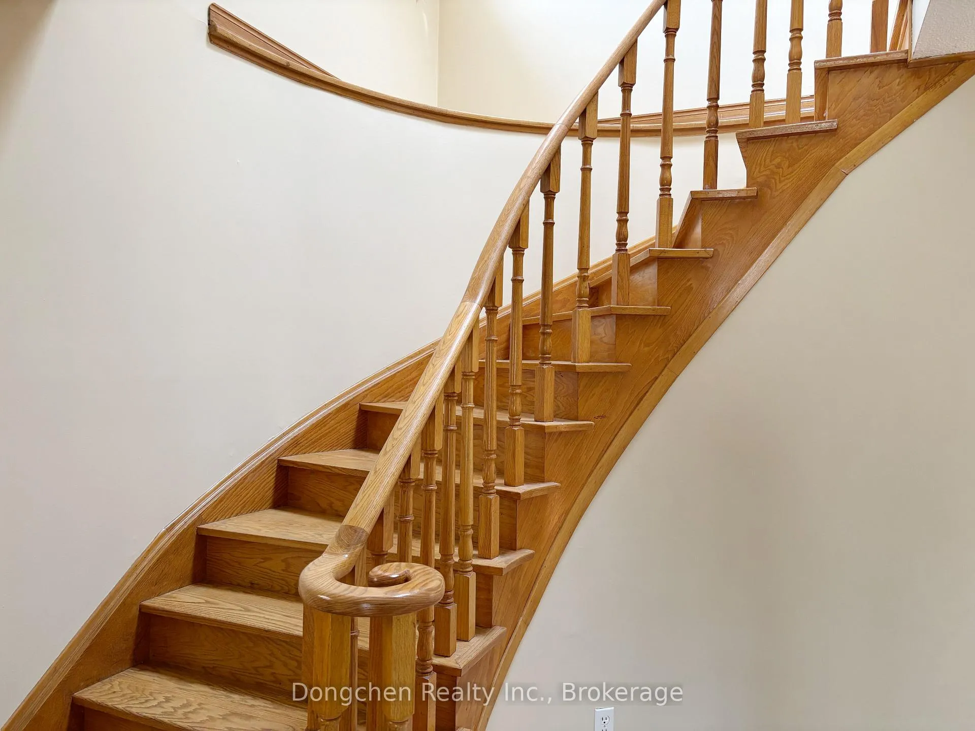 Photo 11 of 6 Simsbury Court, Markham, Milliken Mills West — HOMEH