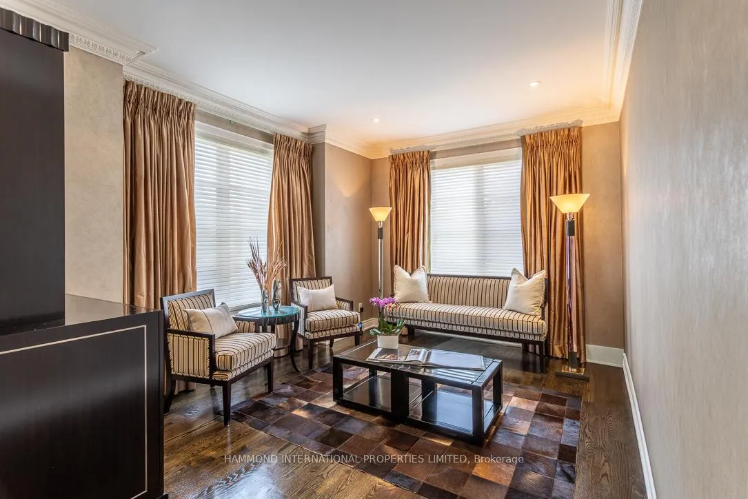 Photo 5 of 1 Sanibel Crescent, Vaughan, Uplands — HOMEH