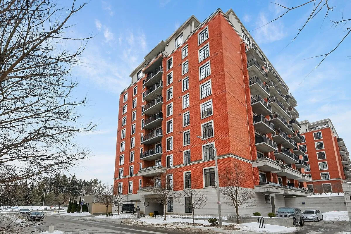 Front of Unit 906, 330 Loretta Avenue S