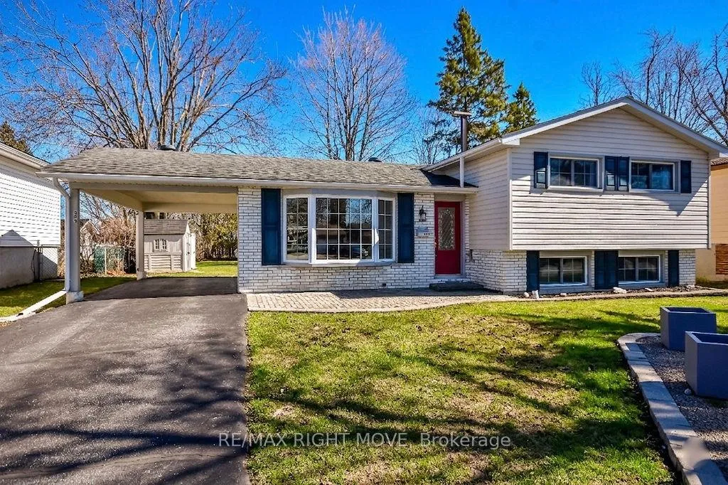 Photo 1 of 323 Collins Drive, Orillia — HOMEH