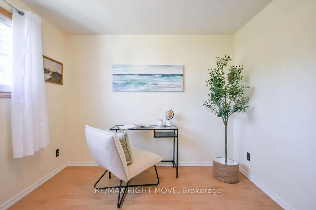 Photo 22 of 323 Collins Drive, Orillia — HOMEH