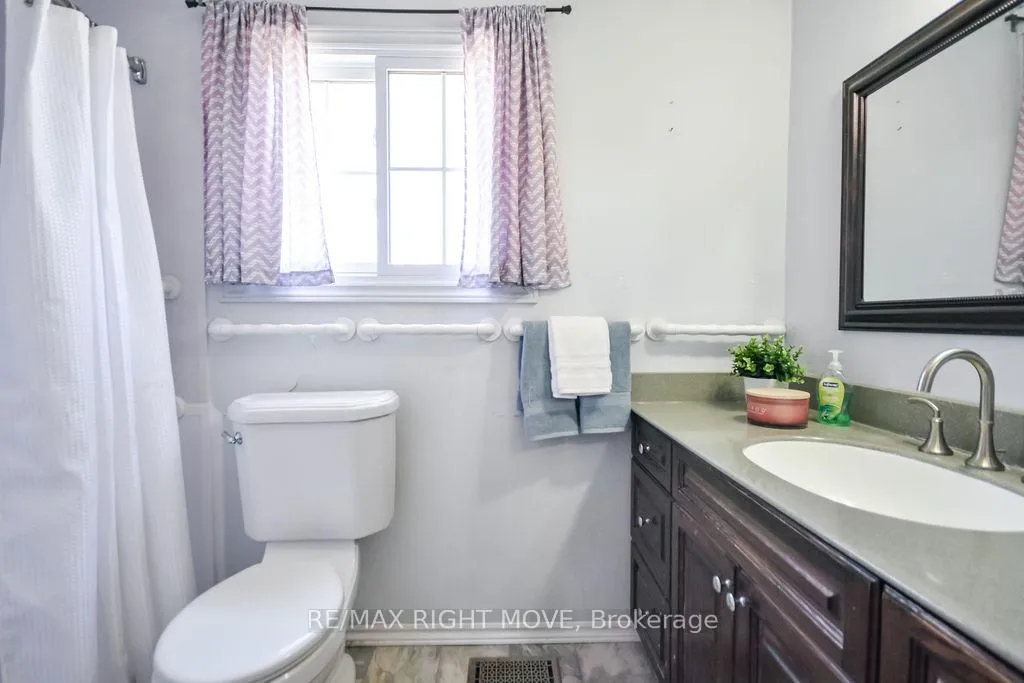 Photo 23 of 323 Collins Drive, Orillia — HOMEH