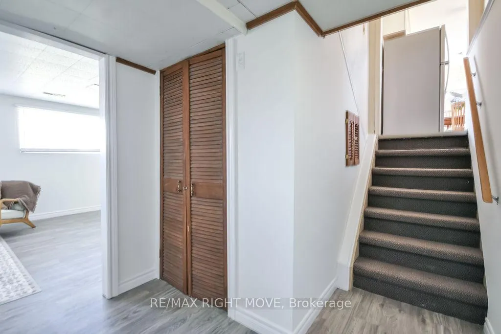 Photo 30 of 323 Collins Drive, Orillia — HOMEH