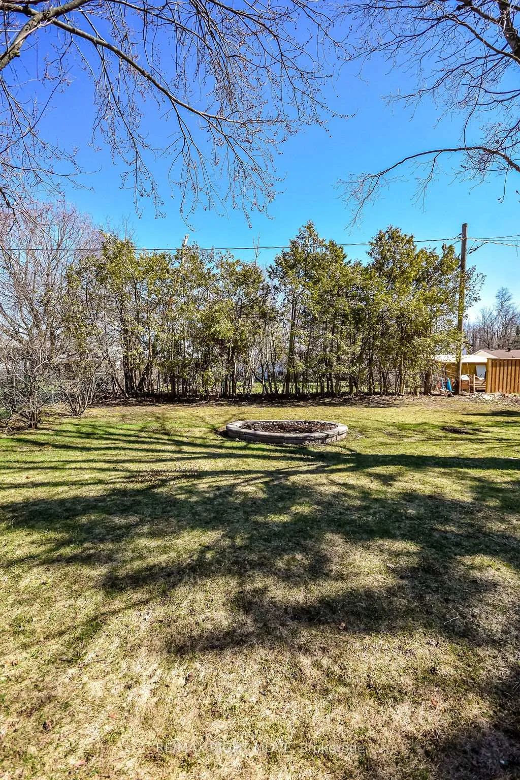 Photo 33 of 323 Collins Drive, Orillia — HOMEH