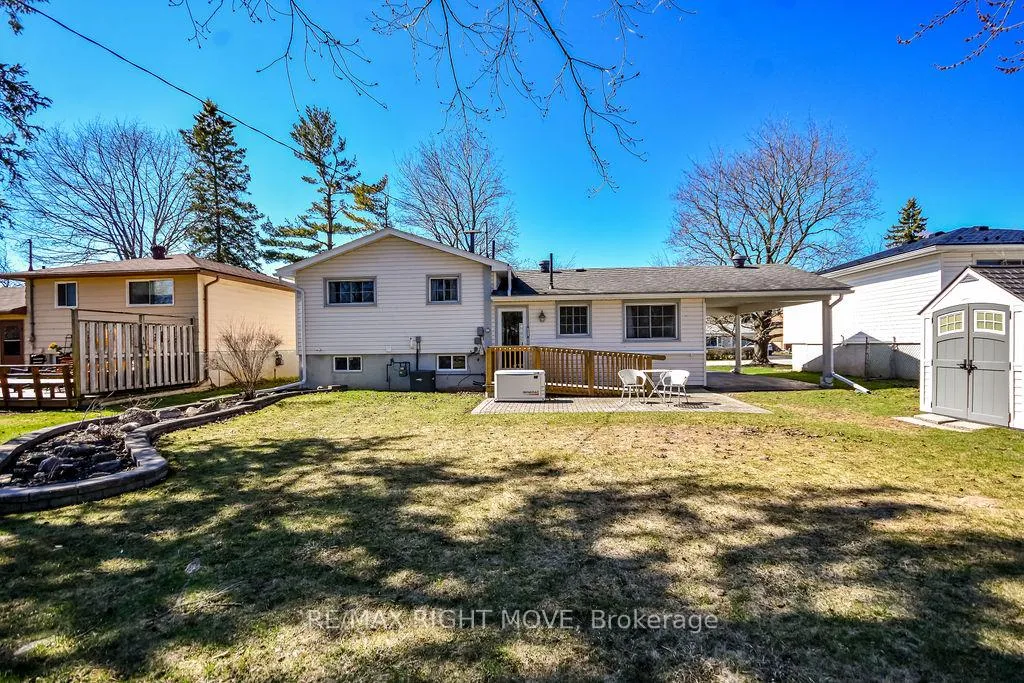 Photo 35 of 323 Collins Drive, Orillia — HOMEH