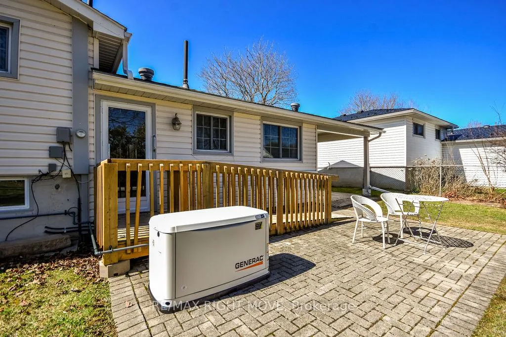 Photo 38 of 323 Collins Drive, Orillia — HOMEH