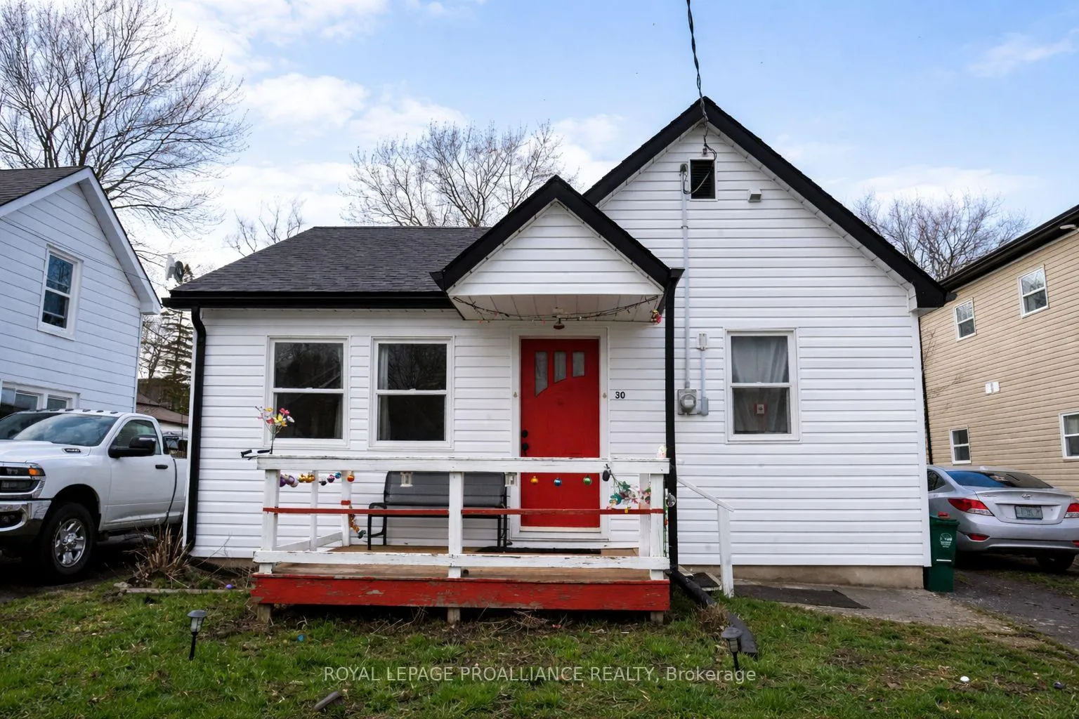 Photo 3 of 30 Strachan Street, Belleville, Belleville Ward — HOMEH