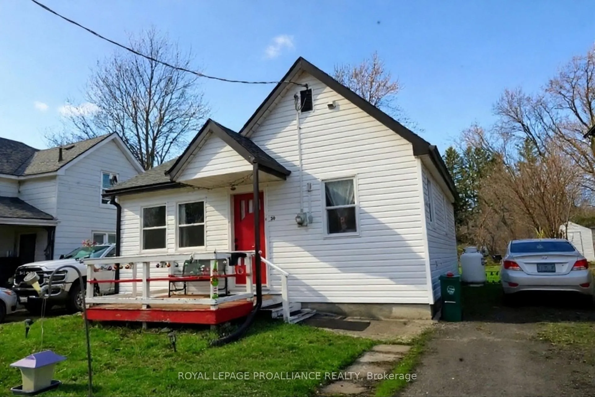 Photo 4 of 30 Strachan Street, Belleville, Belleville Ward — HOMEH