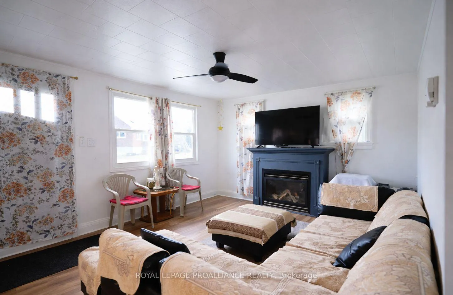 Photo 5 of 30 Strachan Street, Belleville, Belleville Ward — HOMEH