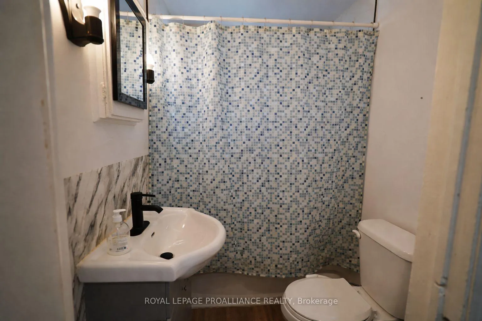 Photo 11 of 30 Strachan Street, Belleville, Belleville Ward — HOMEH