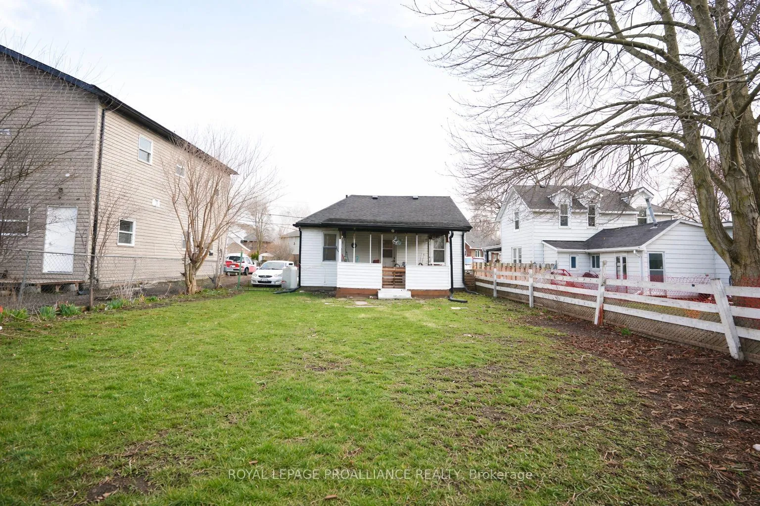 Photo 12 of 30 Strachan Street, Belleville, Belleville Ward — HOMEH