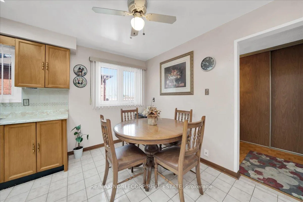 Photo 18 of 175 Oliver Lane, Vaughan, Maple — HOMEH