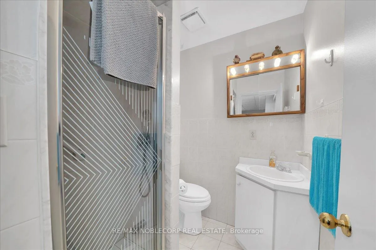 Photo 32 of 175 Oliver Lane, Vaughan, Maple — HOMEH