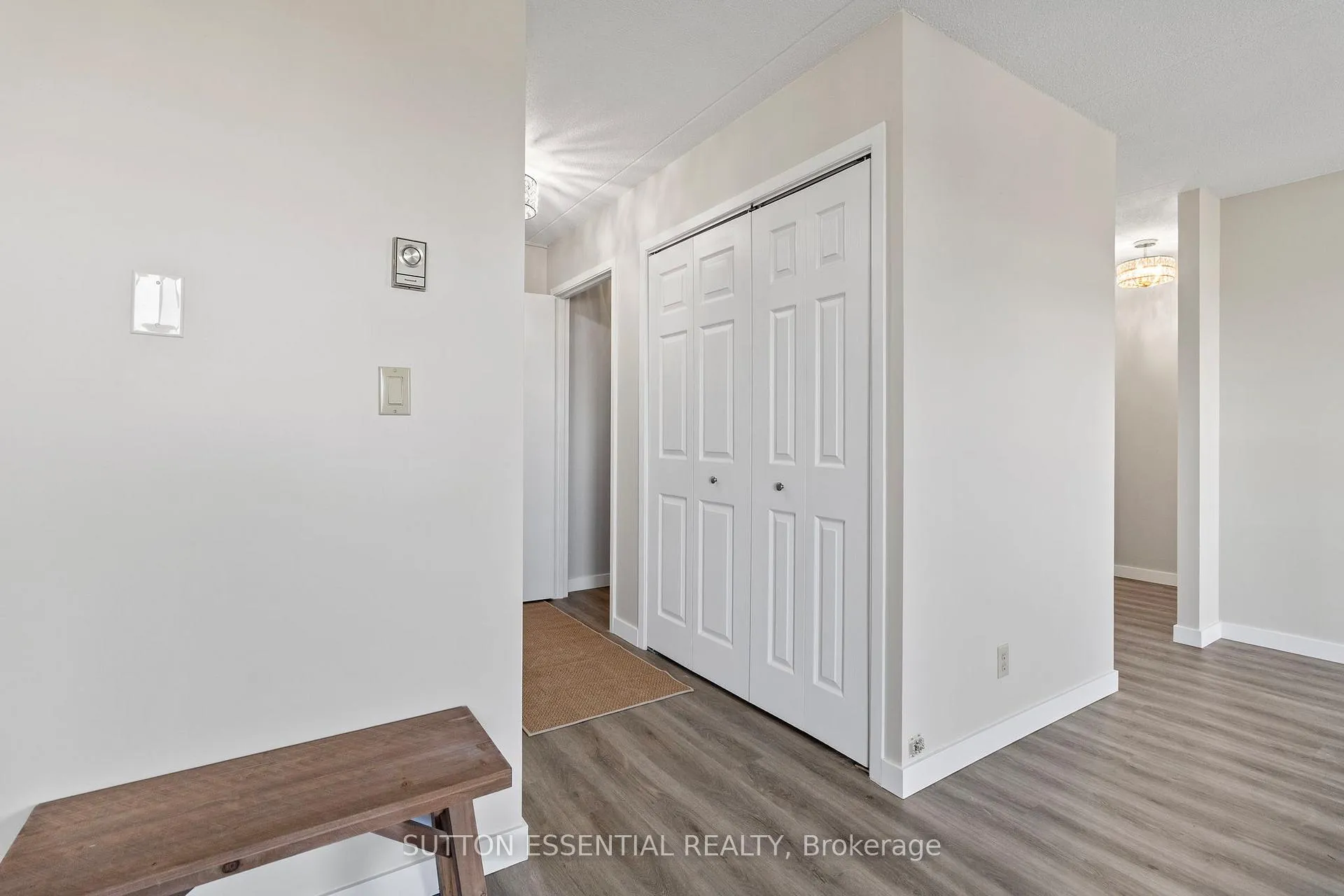 Photo 6 of Unit 404, 95 Windsor Drive, Brockville — HOMEH