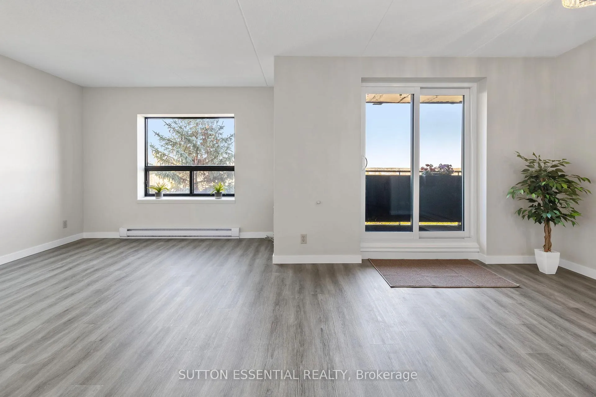 Photo 8 of Unit 404, 95 Windsor Drive, Brockville — HOMEH