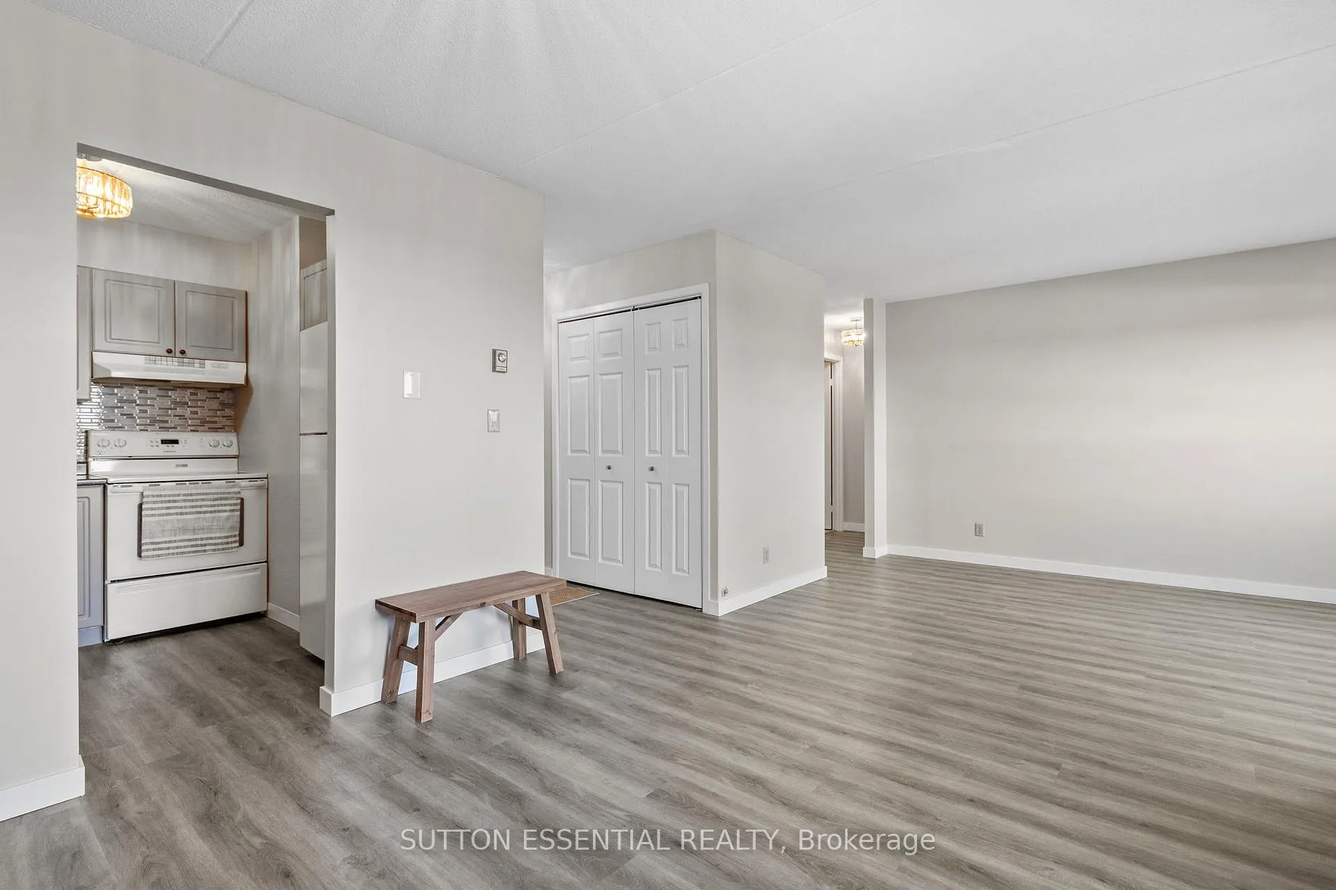 Photo 14 of Unit 404, 95 Windsor Drive, Brockville — HOMEH