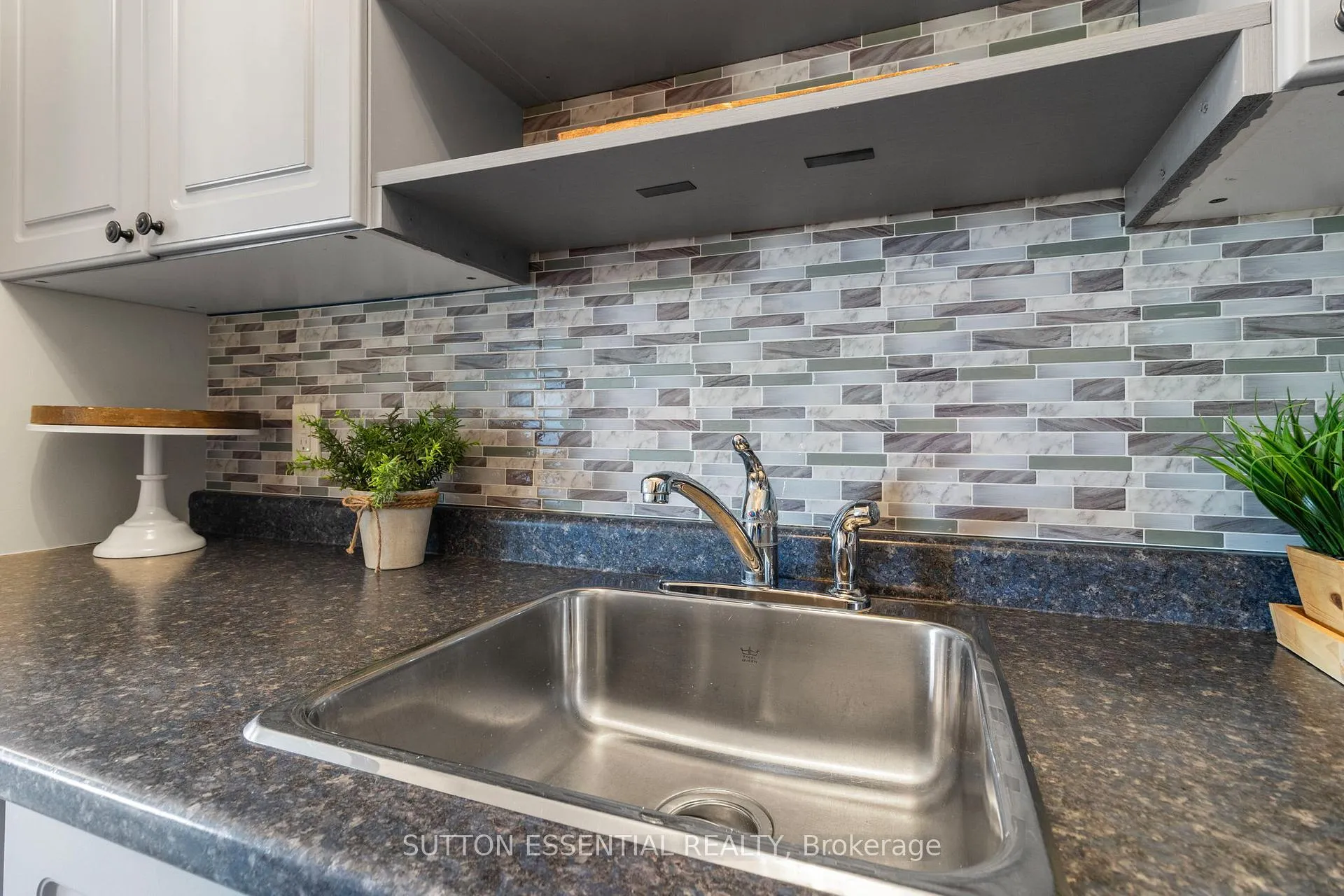 Photo 19 of Unit 404, 95 Windsor Drive, Brockville — HOMEH