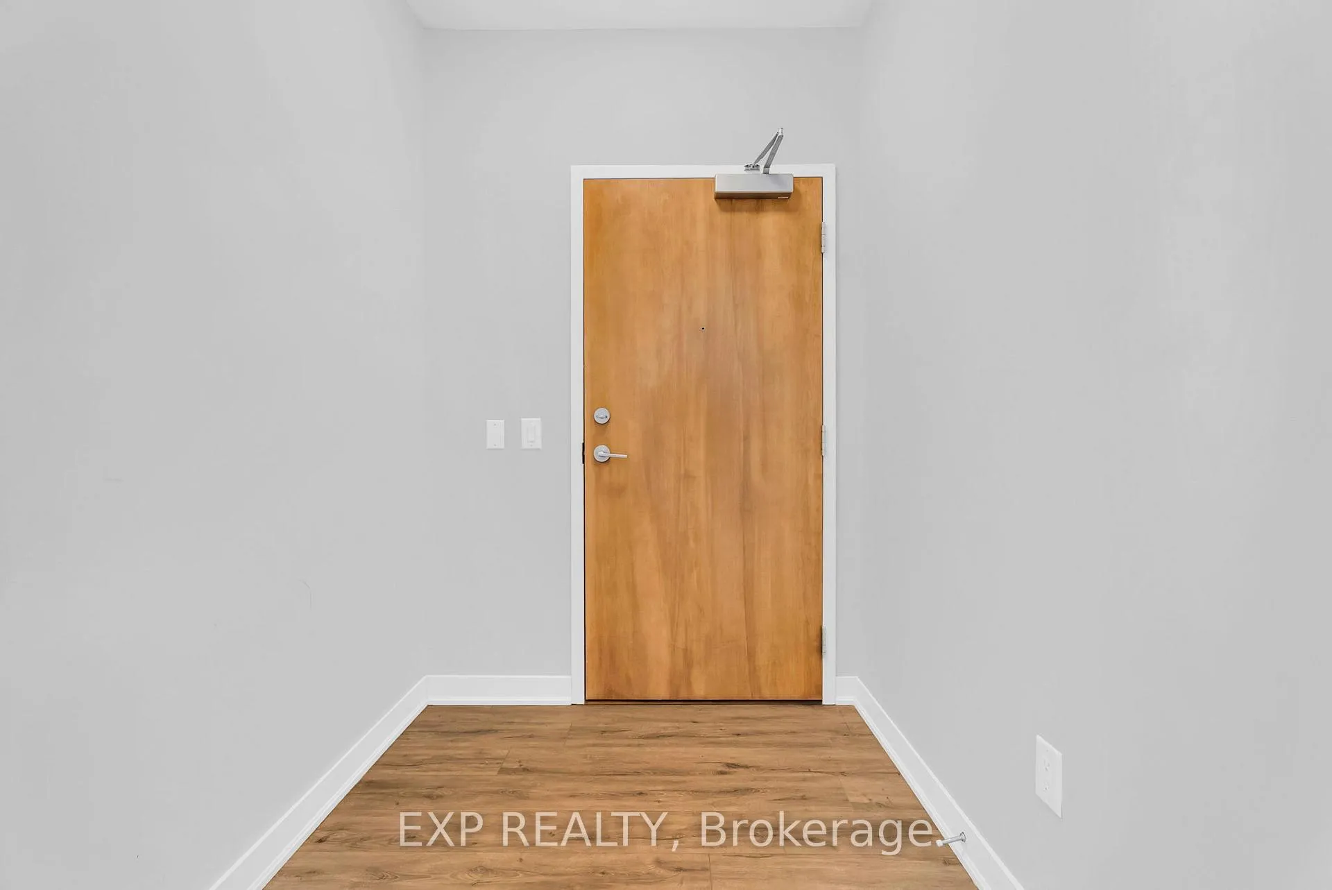 Photo 3 of Unit 302, 340 Plains Road E, Burlington, LaSalle — HOMEH