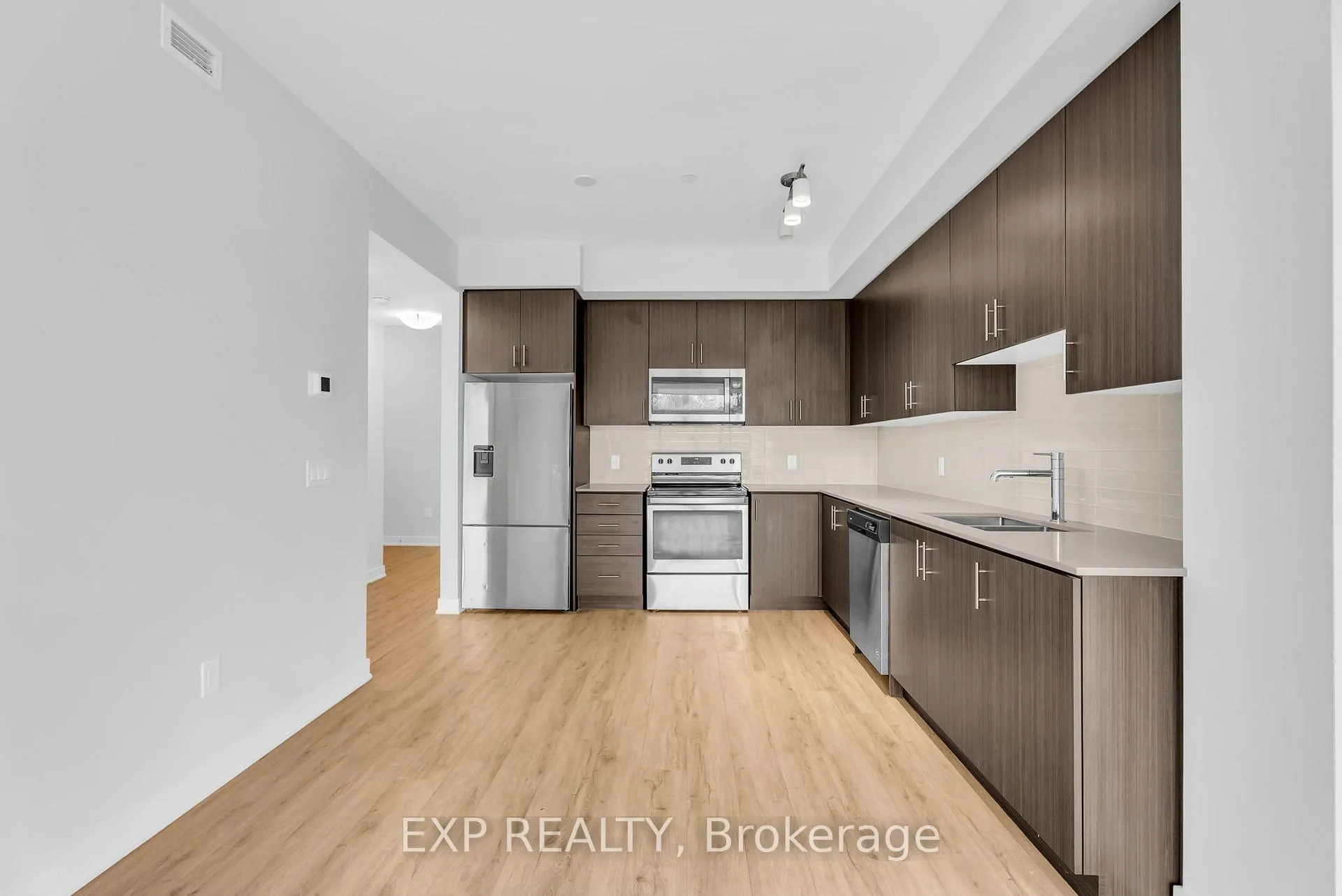 Photo 8 of Unit 302, 340 Plains Road E, Burlington, LaSalle — HOMEH