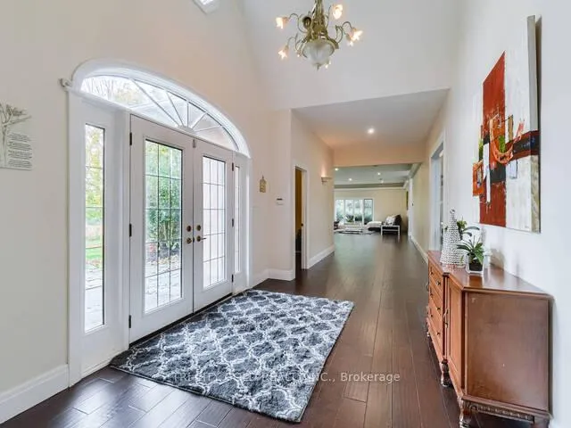Photo 4 of 16 Ochs Drive, Puslinch, Morriston — HOMEH