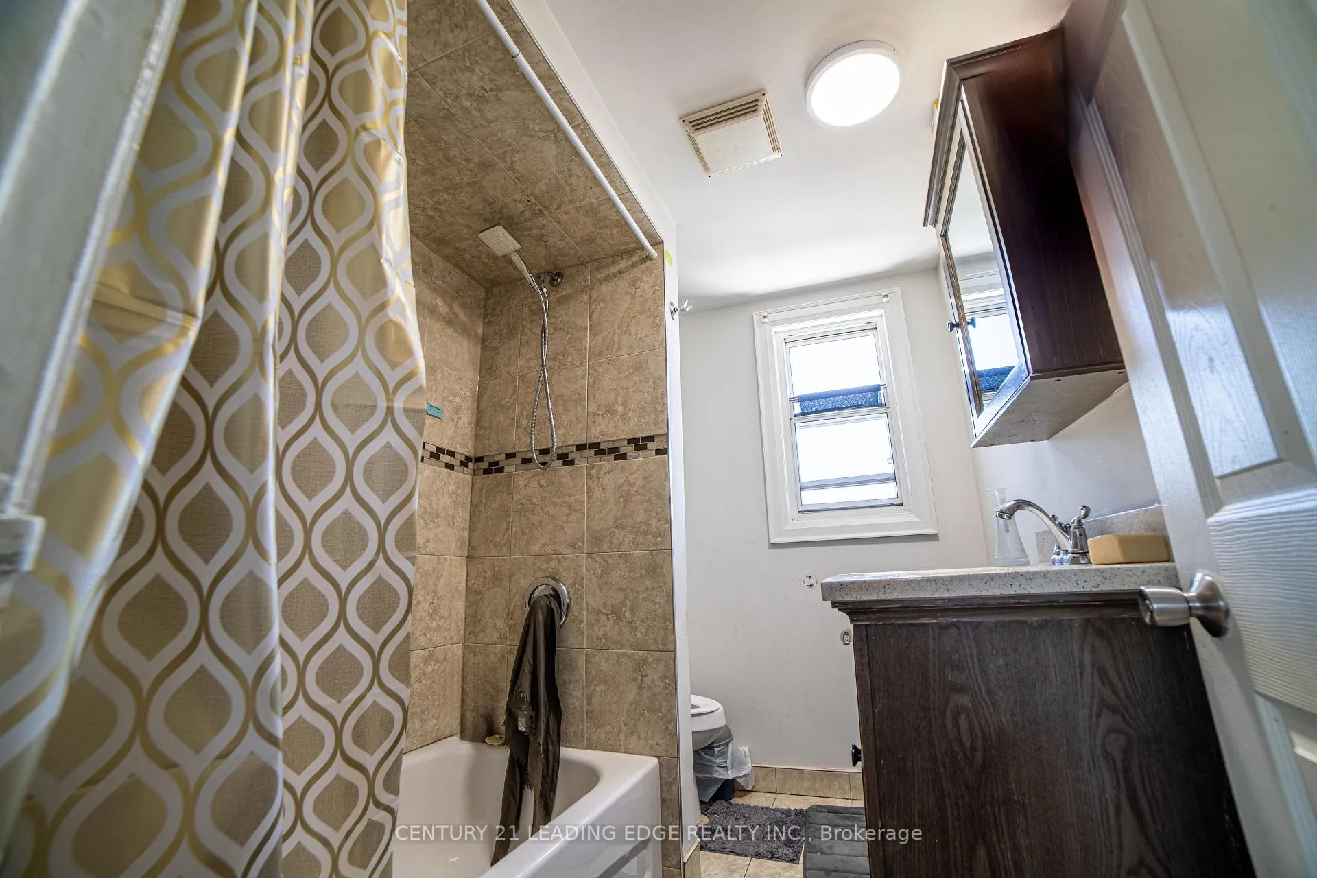 Photo 19 of 500 Caledonia Road, Toronto, Caledonia-Fairbank — HOMEH