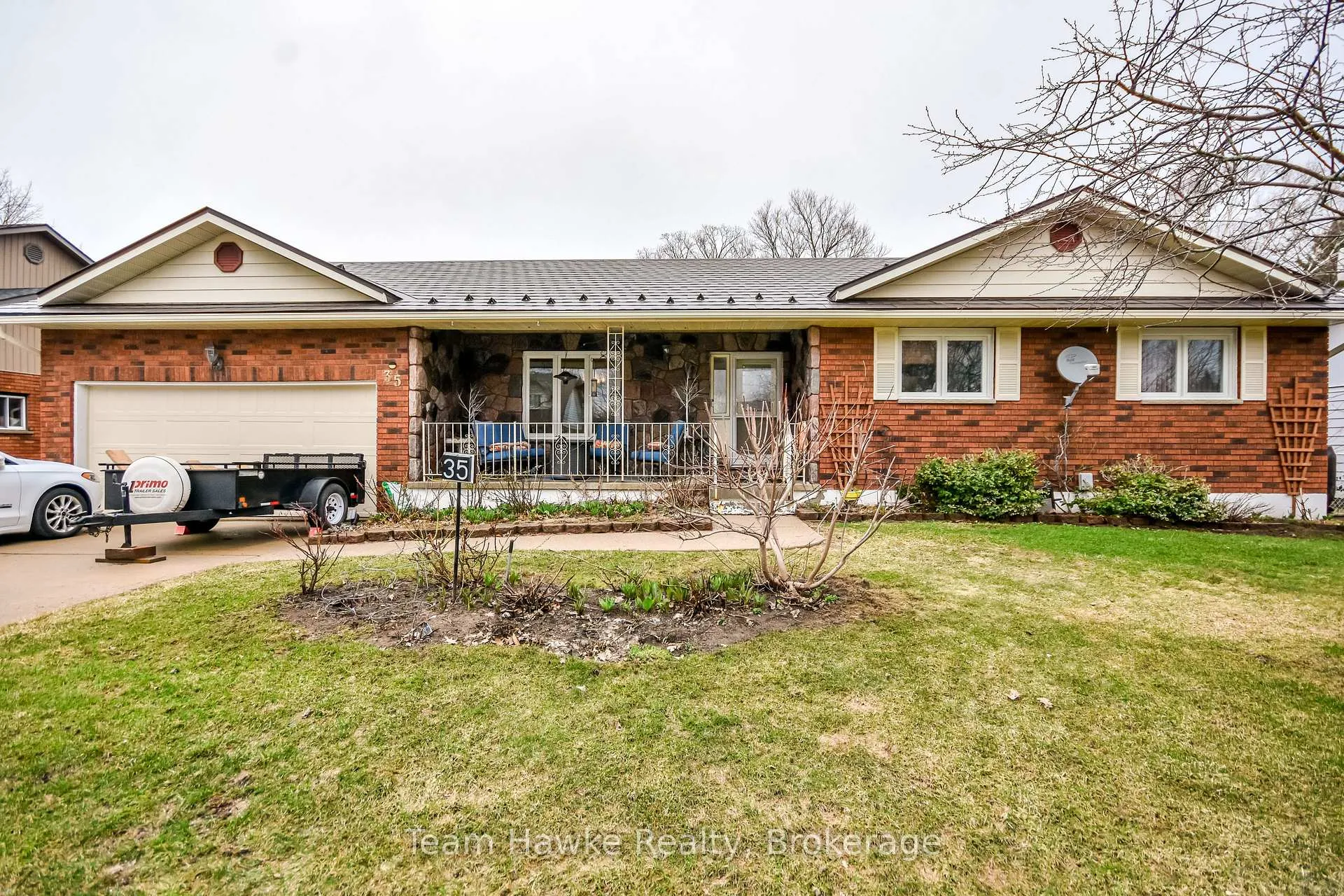 Photo 3 of 35 Brule Street, Penetanguishene — HOMEH
