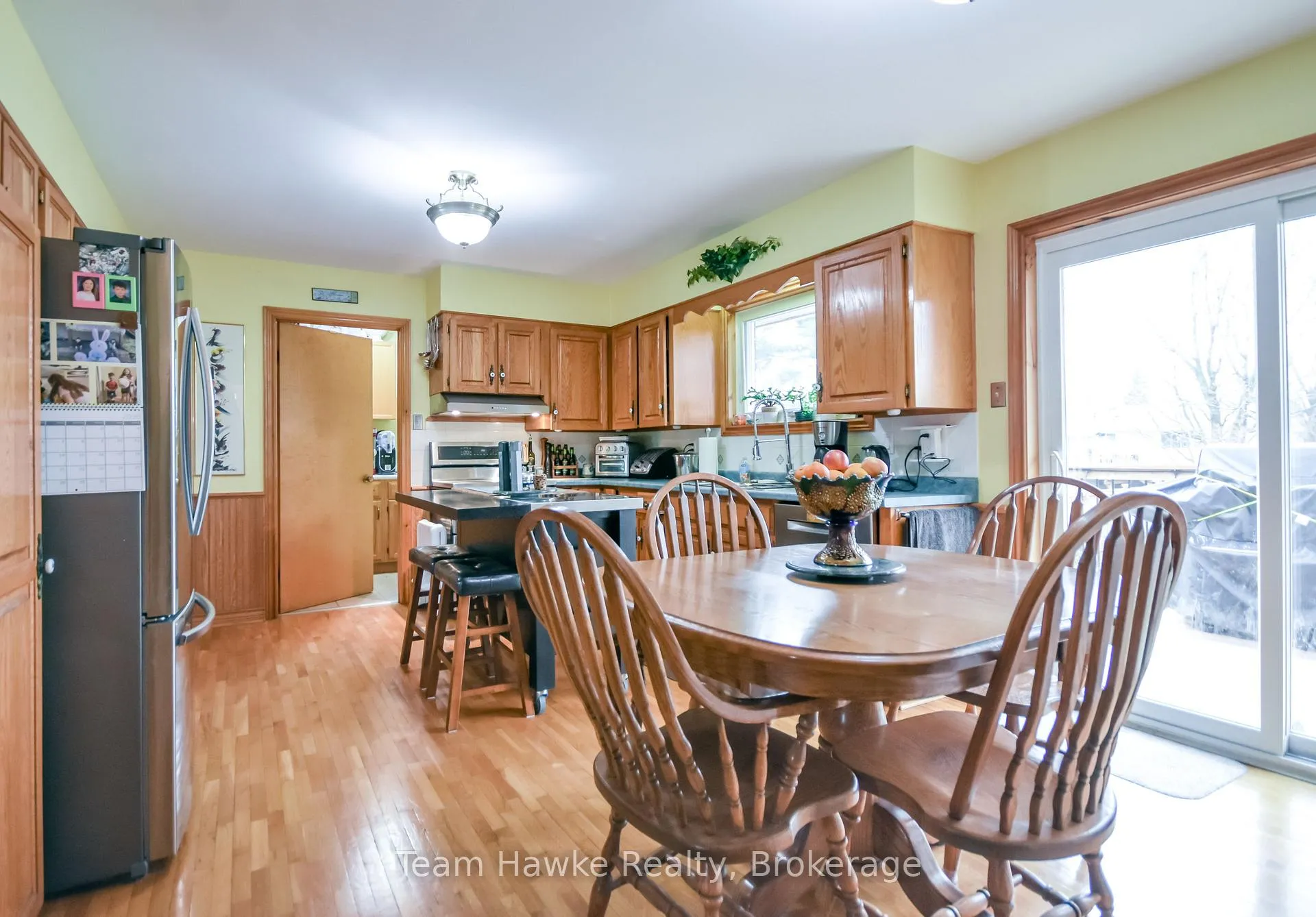 Photo 11 of 35 Brule Street, Penetanguishene — HOMEH