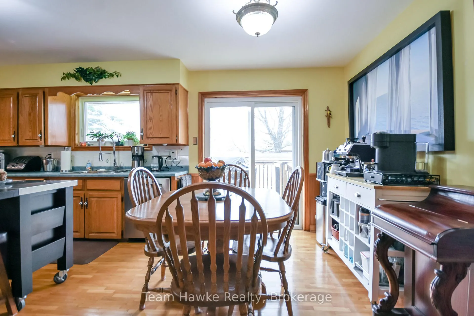 Photo 12 of 35 Brule Street, Penetanguishene — HOMEH