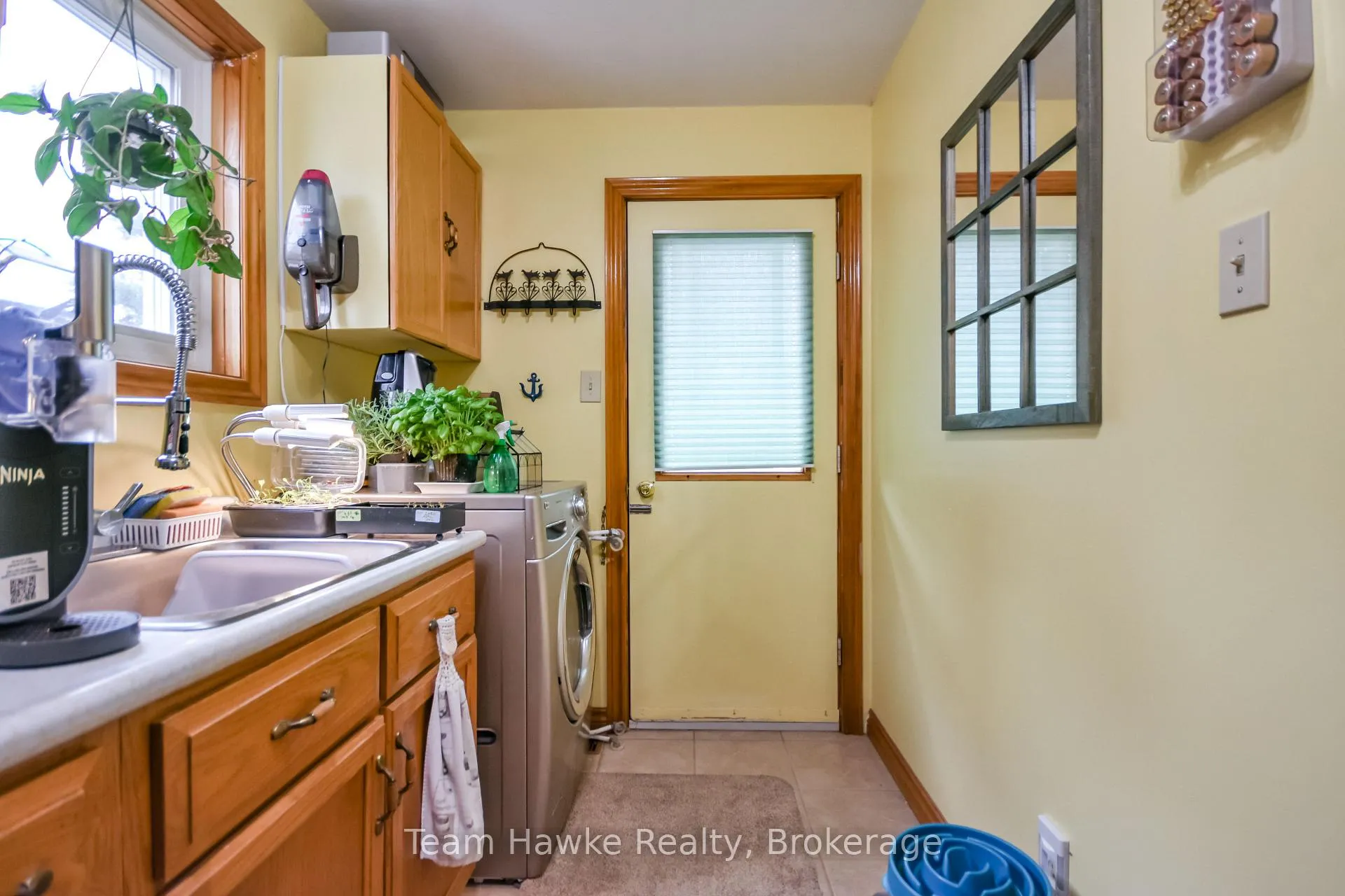 Photo 16 of 35 Brule Street, Penetanguishene — HOMEH