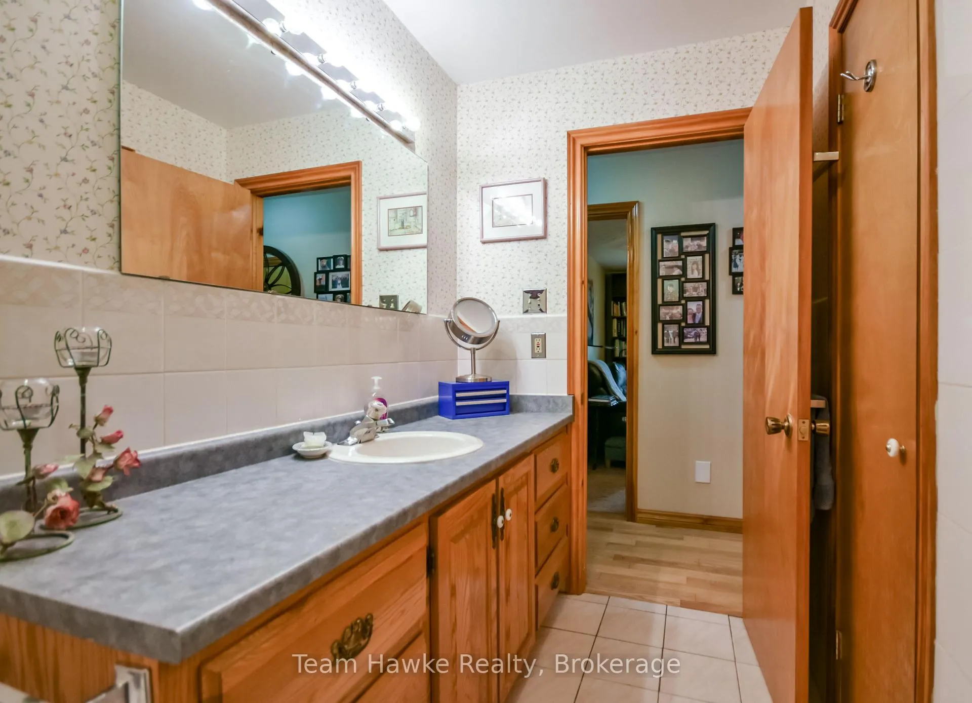 Photo 27 of 35 Brule Street, Penetanguishene — HOMEH