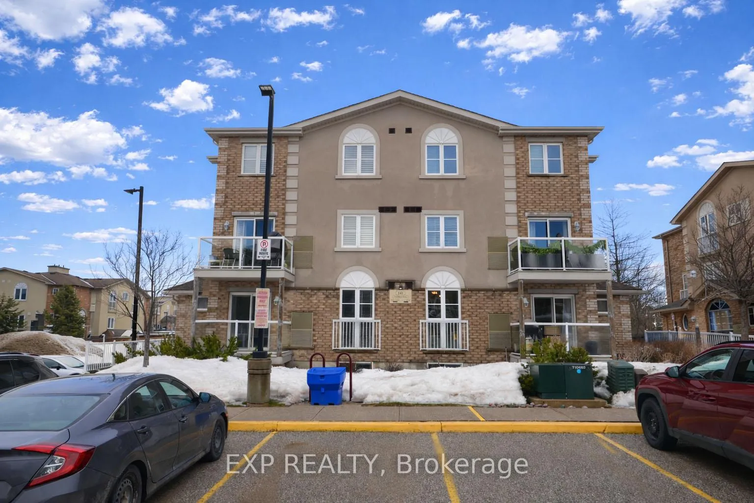 Photo 2 of Unit 8, 141 Sydenham Wells, Barrie, Georgian Drive — HOMEH