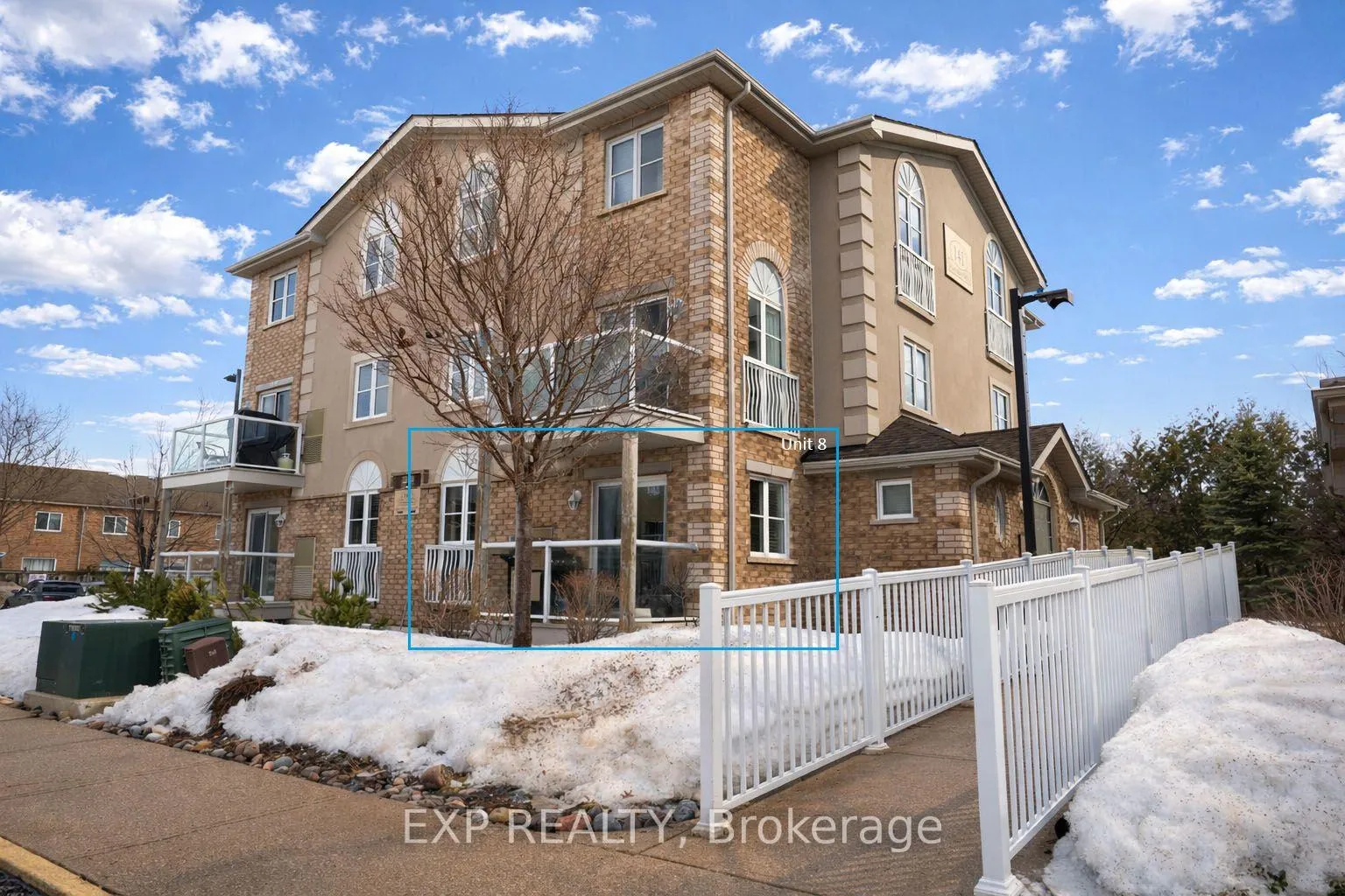 Photo 3 of Unit 8, 141 Sydenham Wells, Barrie, Georgian Drive — HOMEH