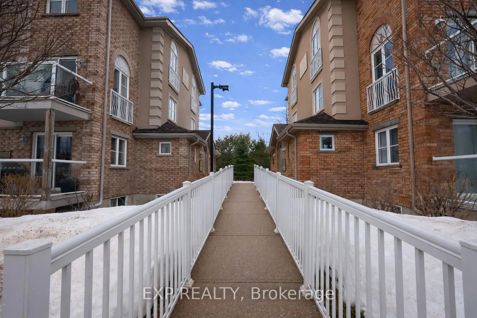 Photo 4 of Unit 8, 141 Sydenham Wells, Barrie, Georgian Drive — HOMEH
